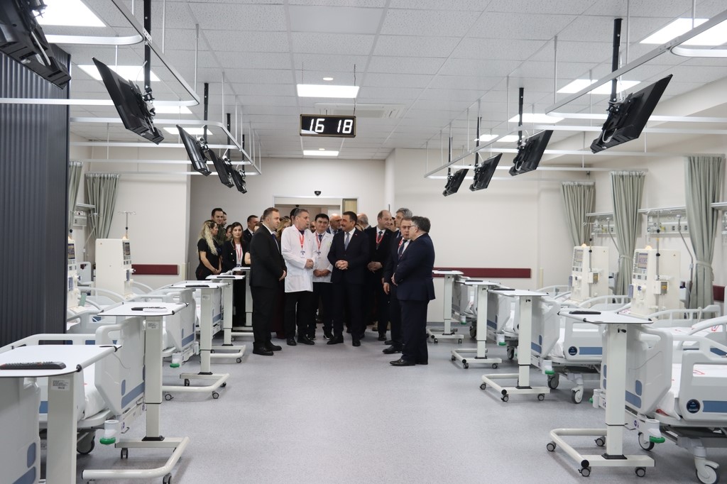 BEUN Diyaliz Merkezi yenilenen yüzü ile hizmete girdi
BEUN Diyaliz Merkezi yenilenen yüzü ile hizmete girdi