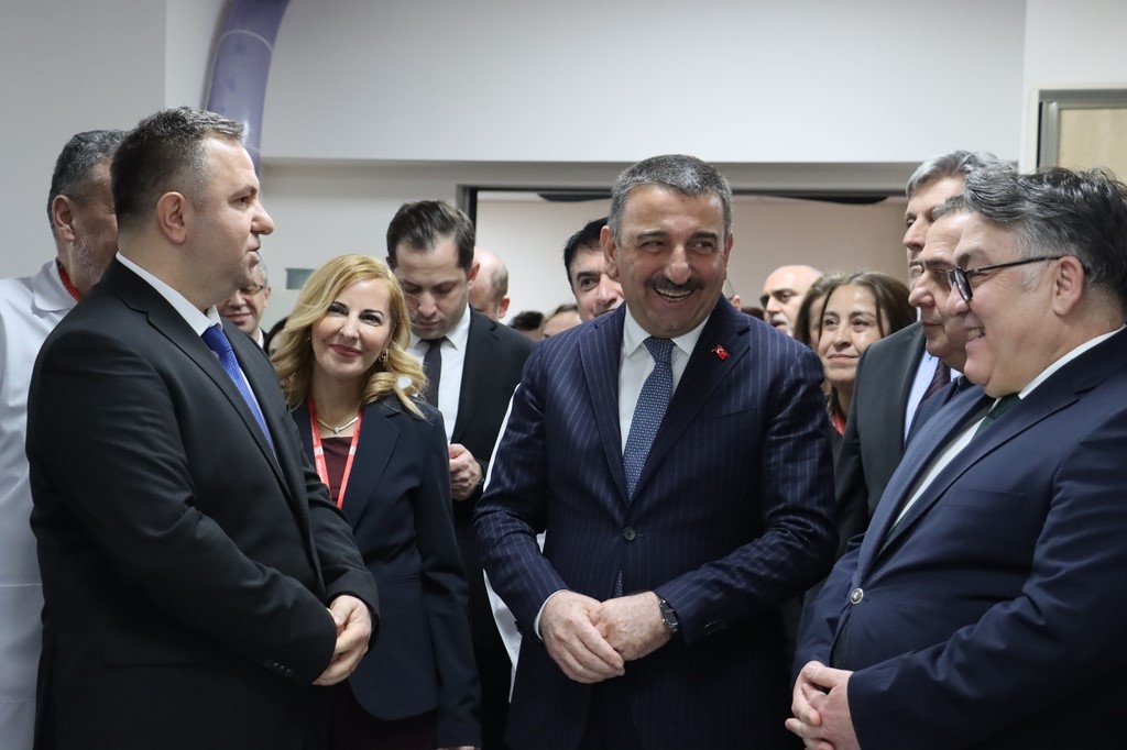 BEUN Diyaliz Merkezi yenilenen yüzü ile hizmete girdi
BEUN Diyaliz Merkezi yenilenen yüzü ile hizmete girdi