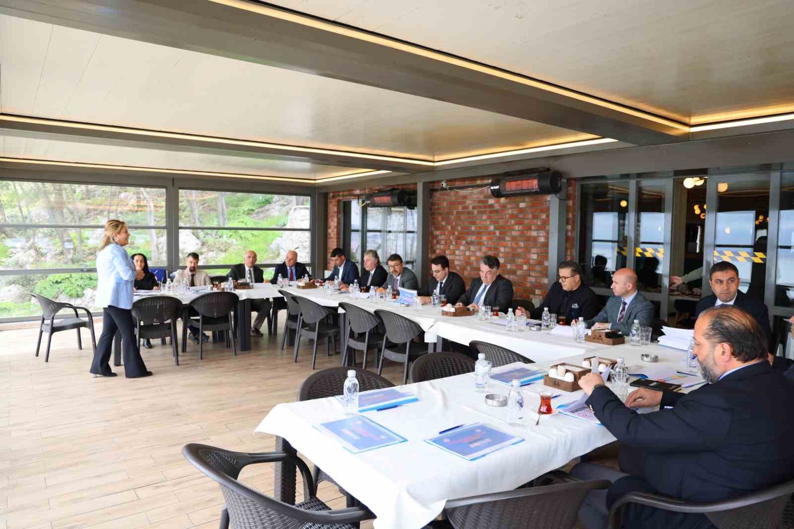 BEUN Ev Sahipliğinde Sınai Mülkiyet Çalıştayı Öncesi İstişare Toplantısı Gerçekleştirildi
BEUN Ev Sahipliğinde Sınai Mülkiyet Çalıştayı Öncesi İstişare Toplantısı Gerçekleştirildi