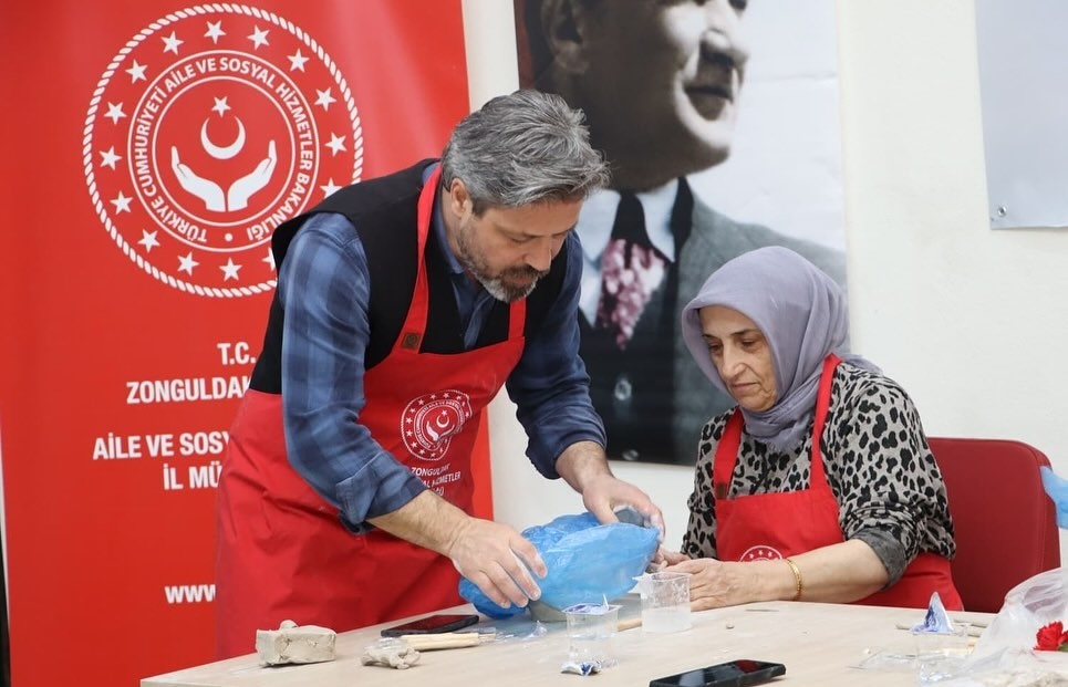 BEUN İş Birliğiyle Şehit Yakınları ve Gazilere Yönelik "Sanata Teşvik ve Sanatla Yaşam Programı" başlatıldı
