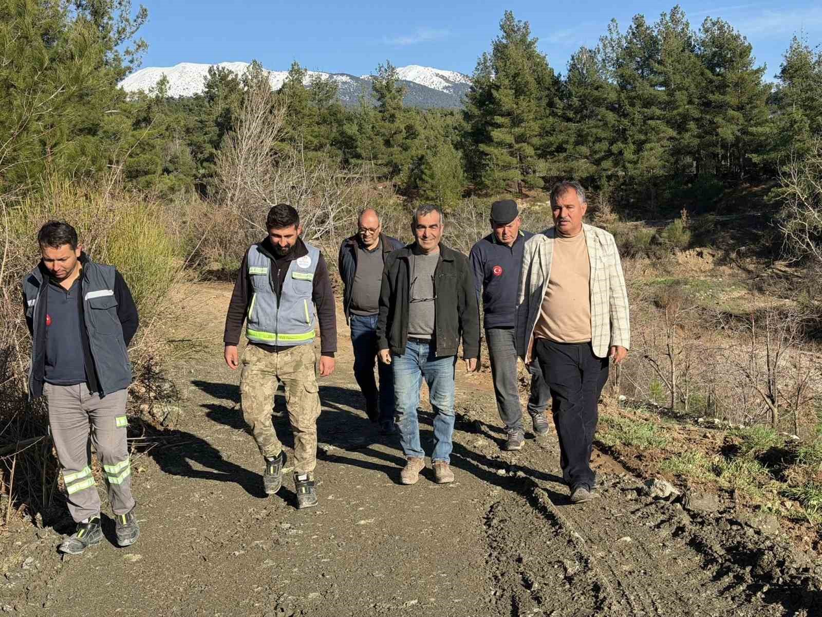 Beyağaç’ta arazi yolları düzenleniyor
