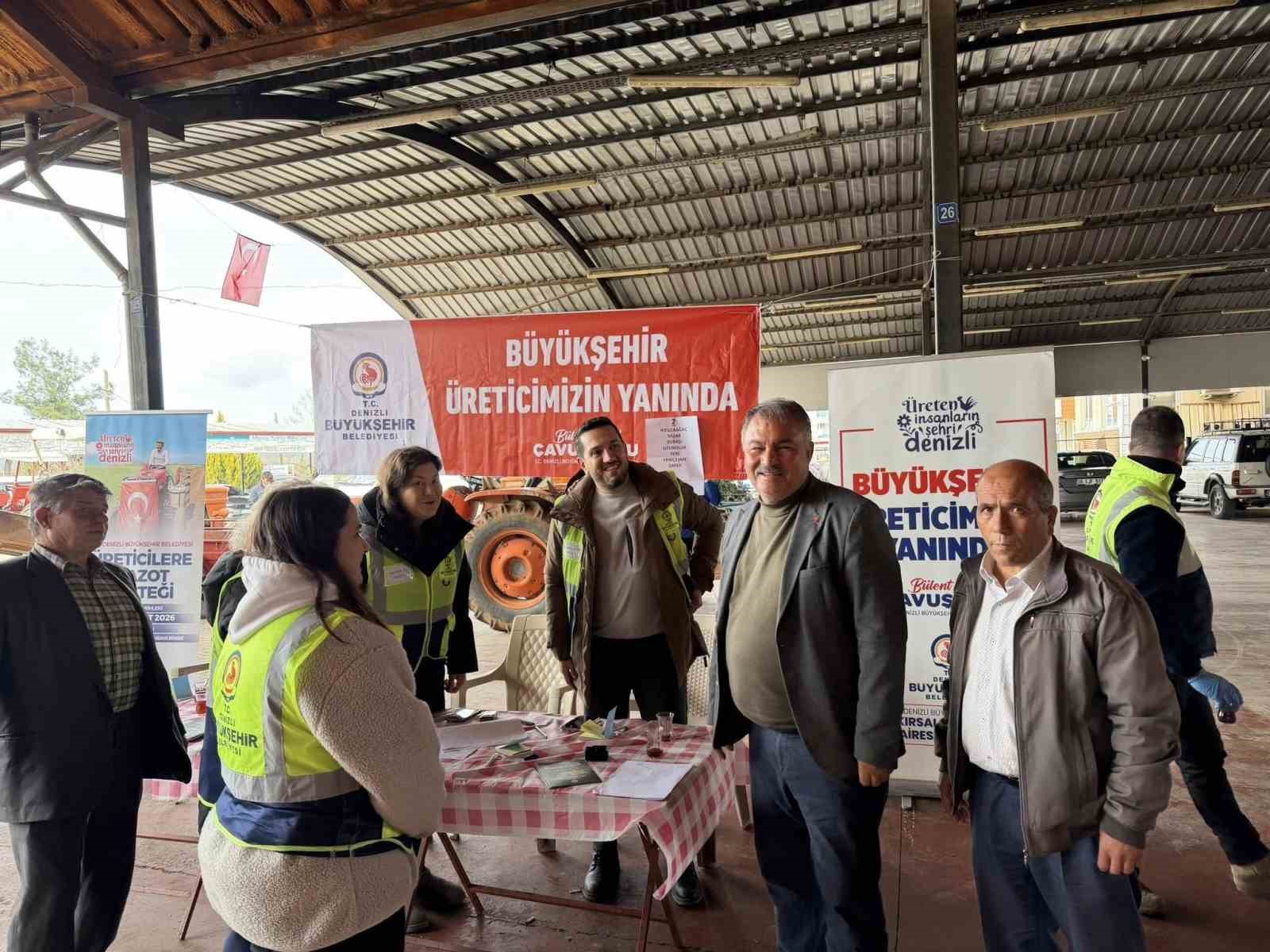Beyağaç’ta kırsal kalkınmayı destek amacıyla zeytin fidanı dağıtımı gerçekleşti
