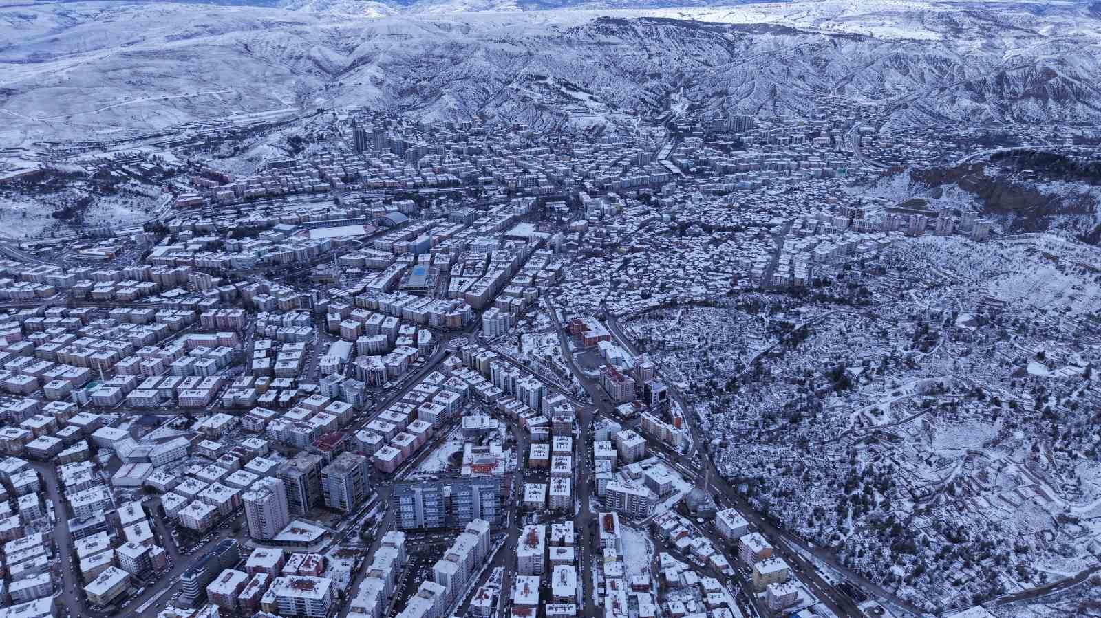 Beyaz örtüyle kaplanan Çankırı havadan görüntülendi
