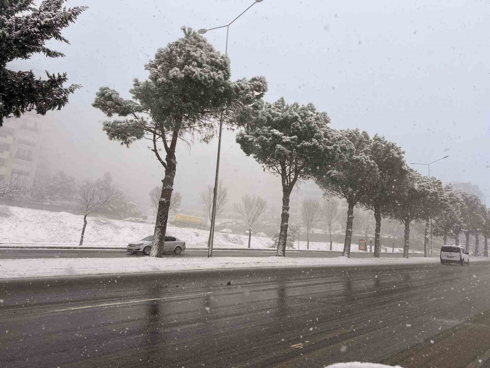Beyaza bürünen Kahramanmaraş’ta ’karsambaç’ vazgeçilmez tatlı oldu
