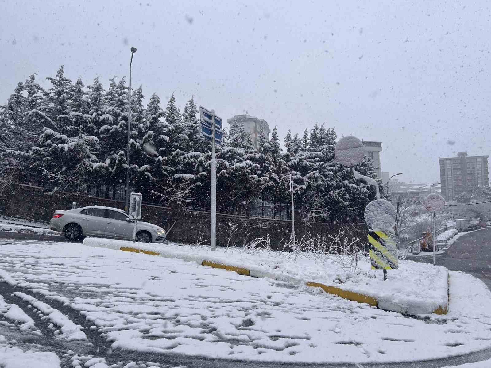 Beyaza bürünen Yakacık havadan görüntülendi
