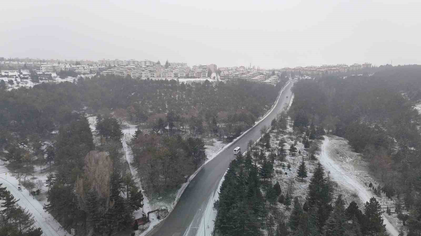 Beyaza sürünen Eskişehir’de kar bereketi
