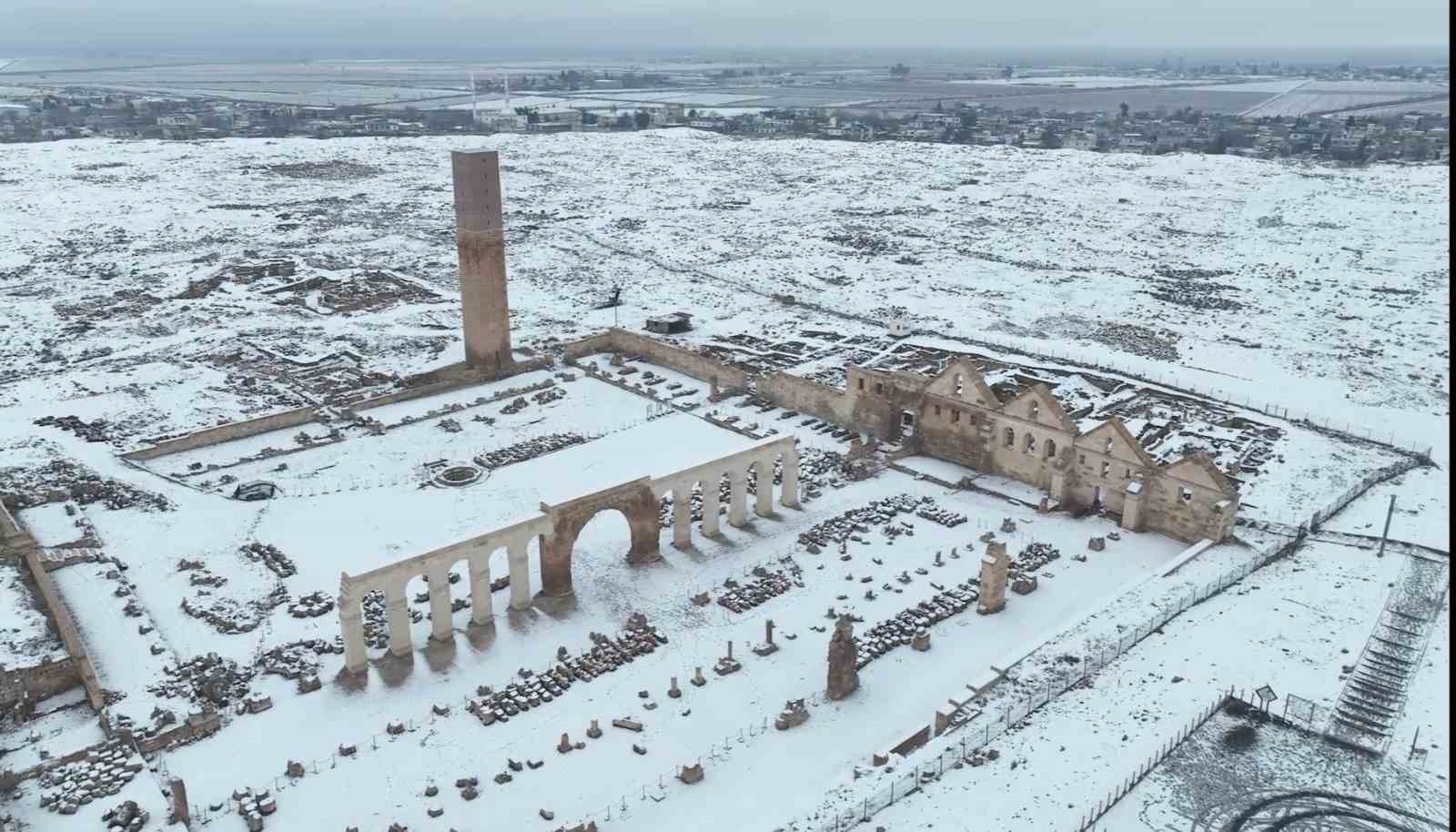 Beyazla tarihin buluşması eşsiz manzara oluşturdu
