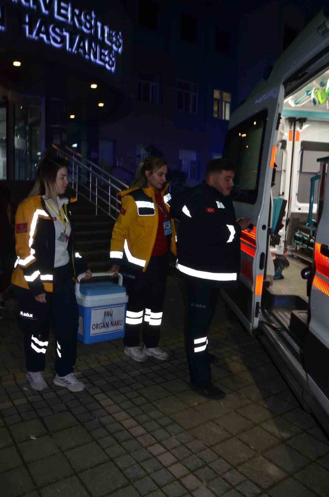 Beyin ölümü gerçekleşen baba 5 hayata umut oldu
Beyin ölümü gerçekleşen baba 5 hayata umut oldu