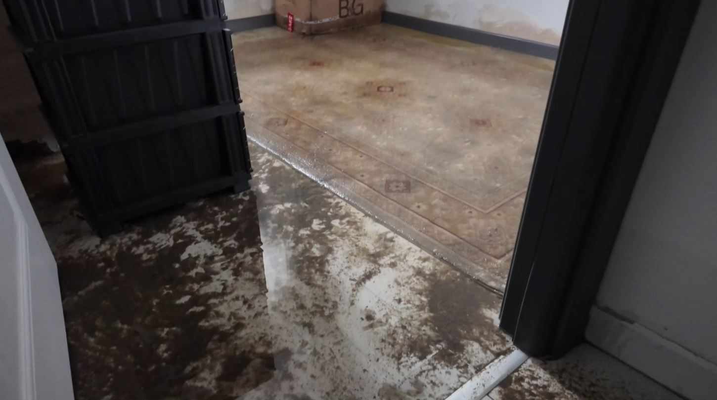 Beylikdüzü’nde 2 daireyi su bastı: Bina boşaltıldı
Beylikdüzü’nde 2 daireyi su bastı: Bina boşaltıldı