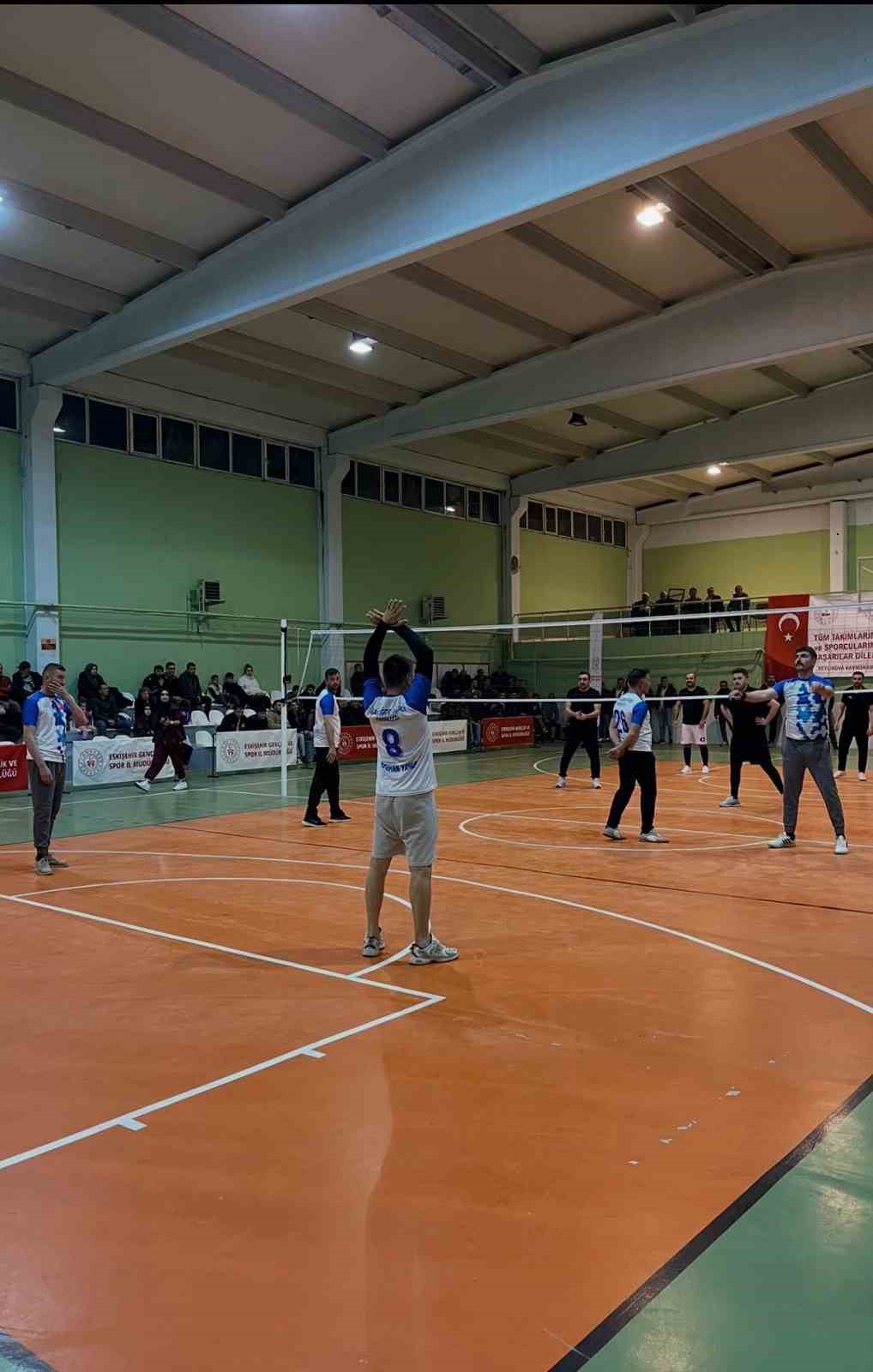 Beylikova’da voleybol turnuvası başladı
