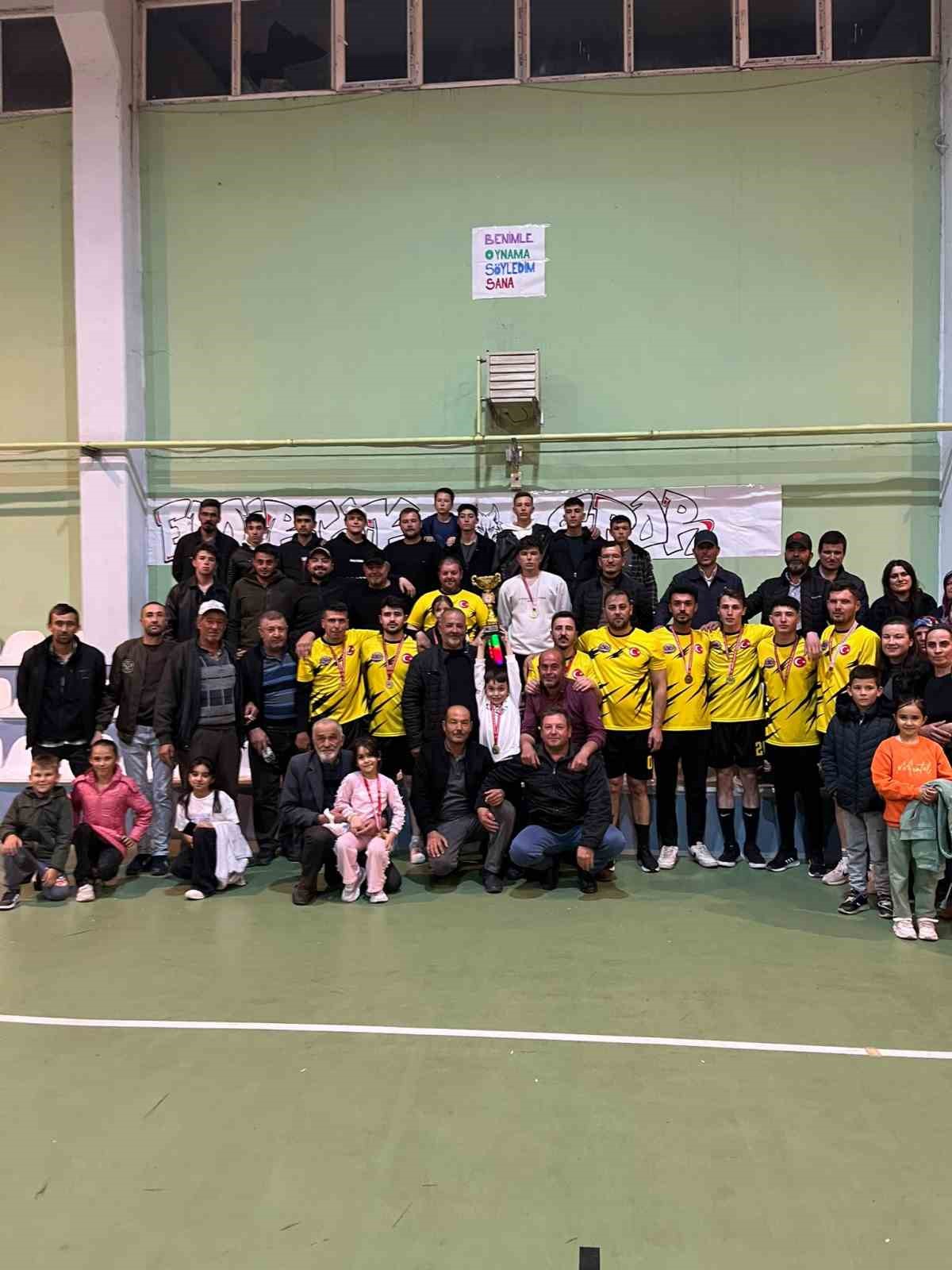 Beylikova’da voleybol turnuvası görkemli finalle tamamlandı
