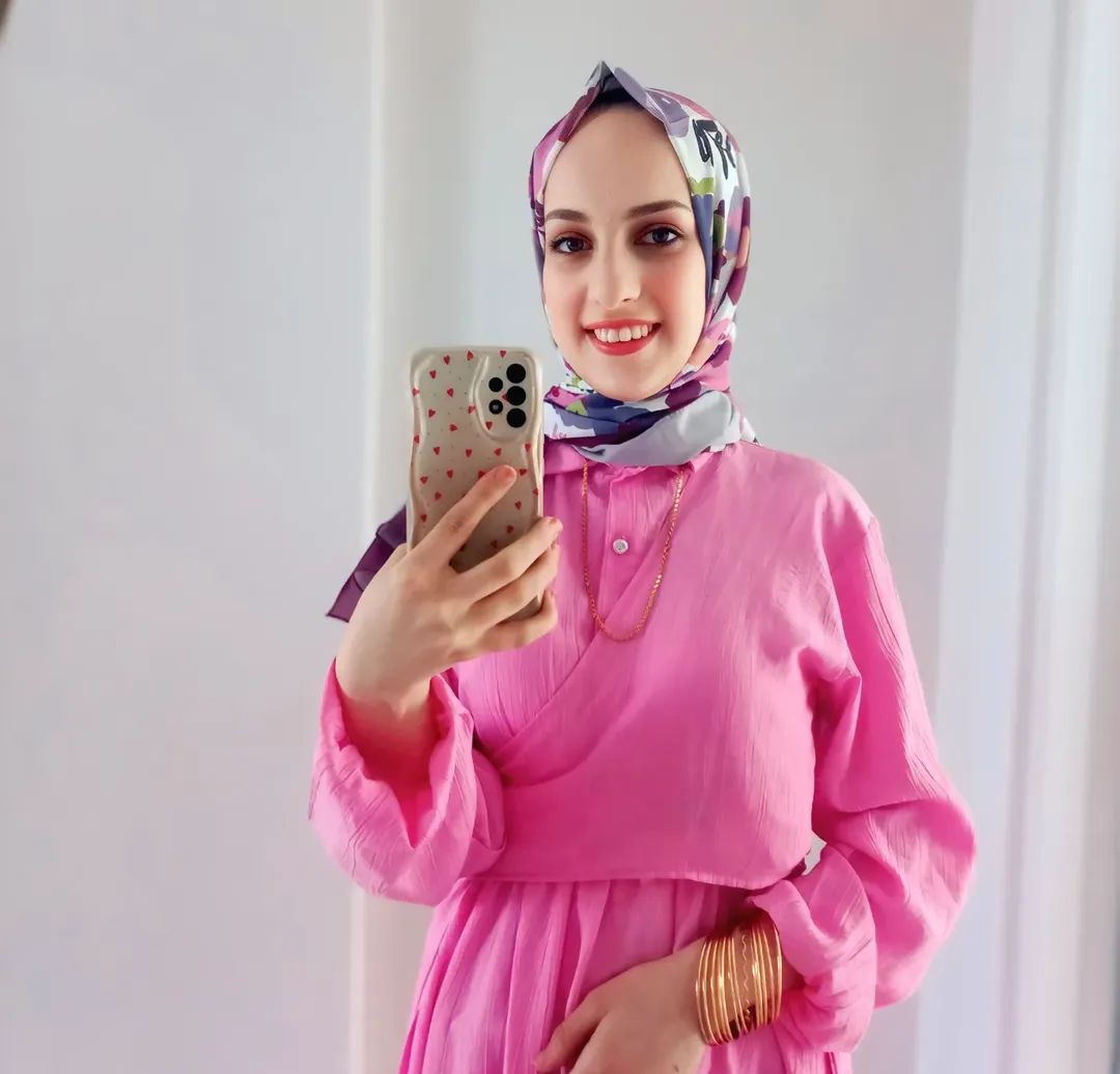 Beyoğlu’nda korkunç ölüm: Evinin 5’inci katından düşen genç kız hayatını kaybetti
