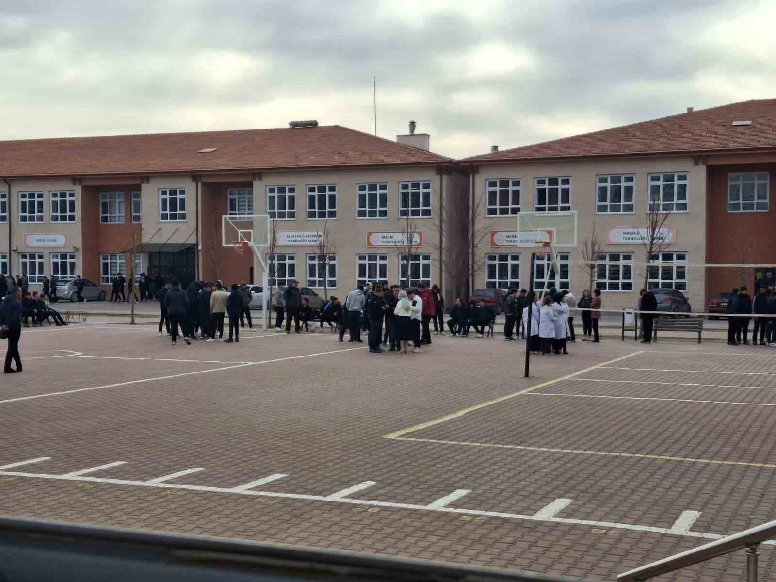 Beypazarı’nda okulda deprem tatbikatı
