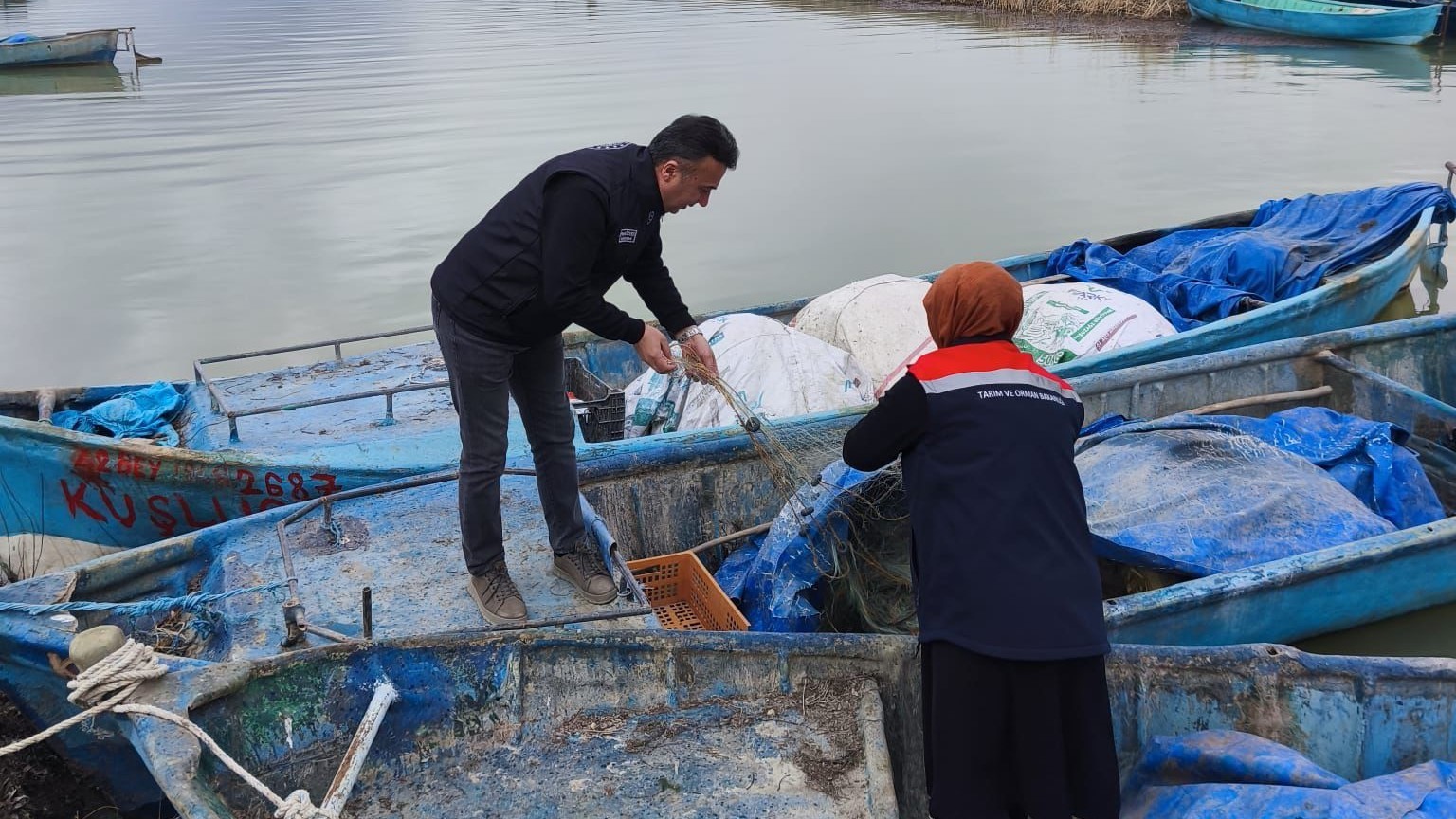 Beyşehir Gölünde avcılık falliyetleri denetim altındı
Beyşehir Gölünde avcılık falliyetleri denetim altındı