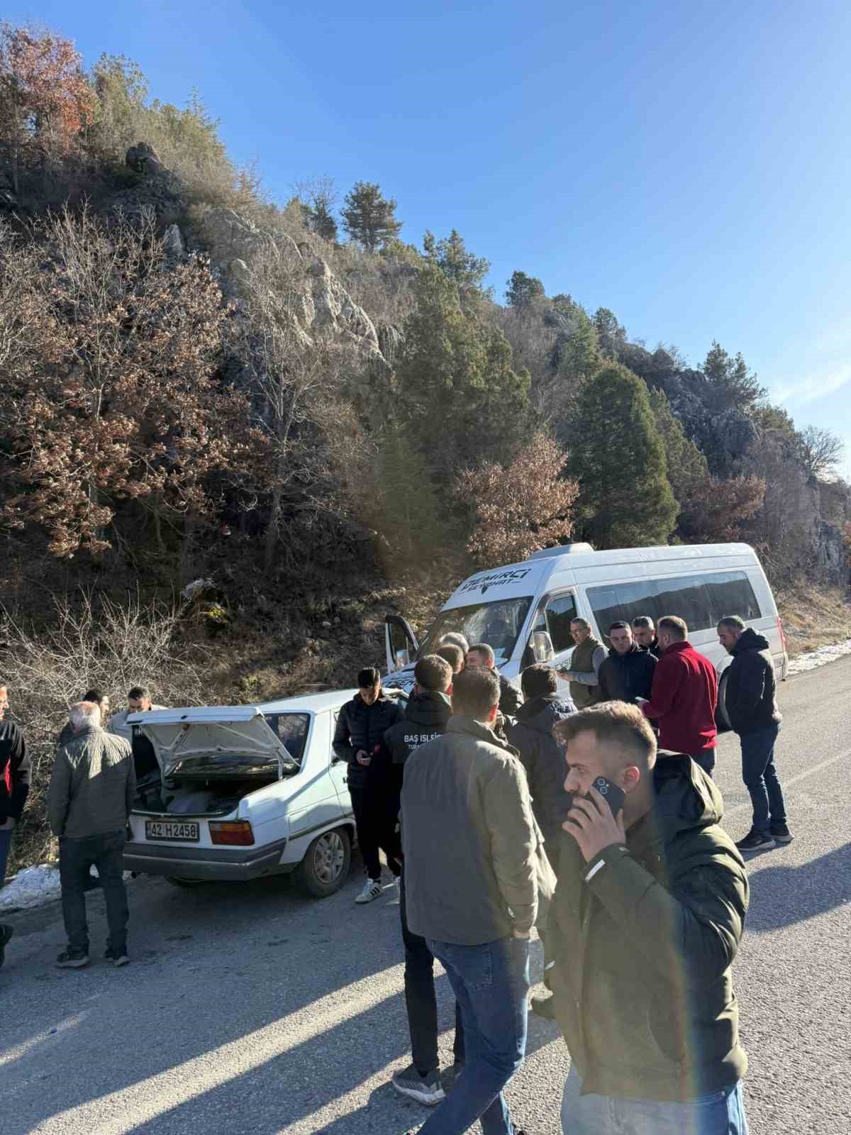 Beyşehir’de bir anlık kontrol kaybı can aldı kaza anı kamerada
Beyşehir’de bir anlık kontrol kaybı can aldı kaza anı kamerada