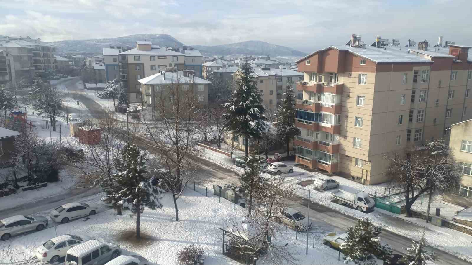 Beyşehir’de kar sevinci
