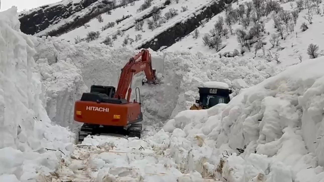 Beytüşşebap’ta çığ alarmı
Beytüşşebap’ta çığ alarmı