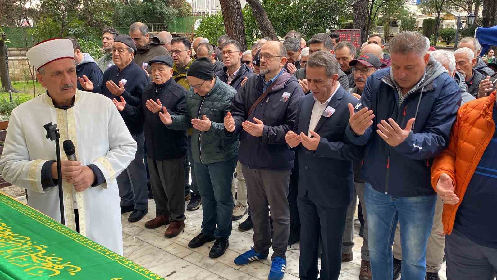 Bıçaklanarak öldürülen yaşlı çift son yolculuklarına uğurlandı
