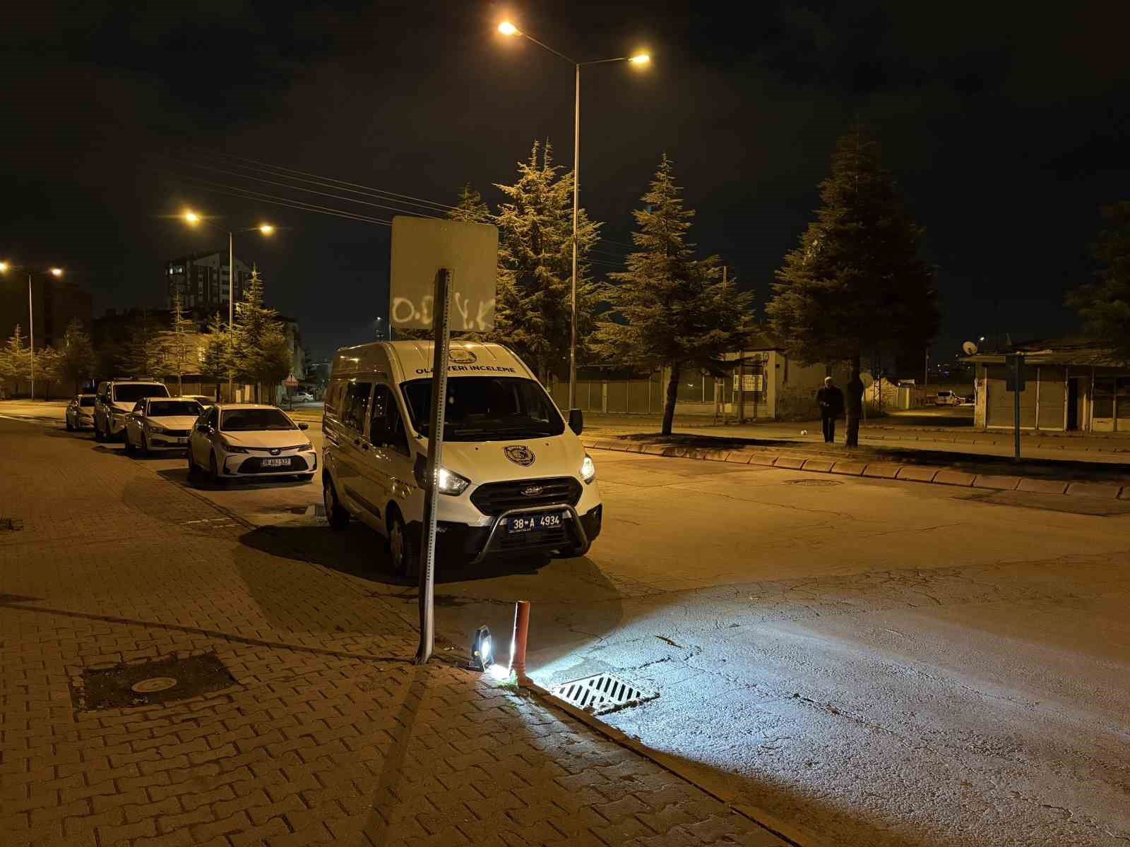 Bıçaklı kavgada ağabey-kardeş yaralandı: 2 yaralı
