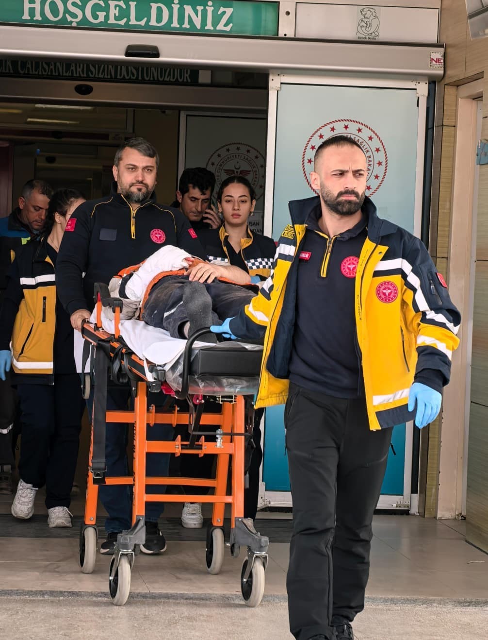 Bıçkı makinesi elini parçaladı
