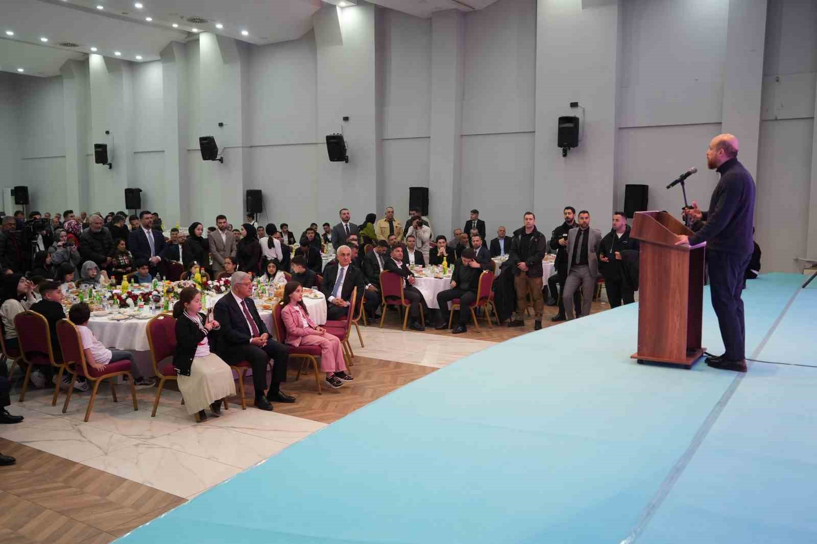 Bilal Erdoğan, Muş’ta STK temsilcileriyle buluştu
