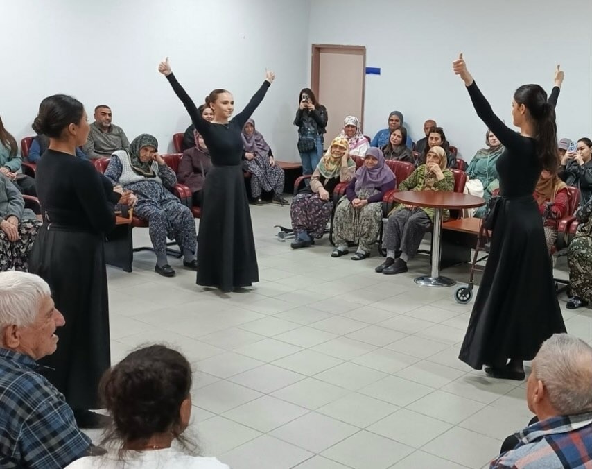 Bilecik huzurevinde Kafkas halk oyunlarıyla renkli anlar yaşandı

