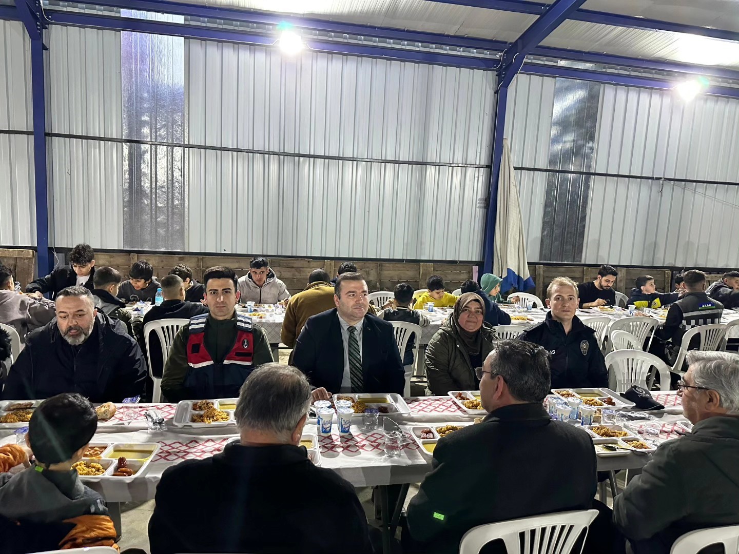 Bilecik’in ilçelerinde Ramazan iftarlarında şehit yakınları ve gaziler unutulmadı
