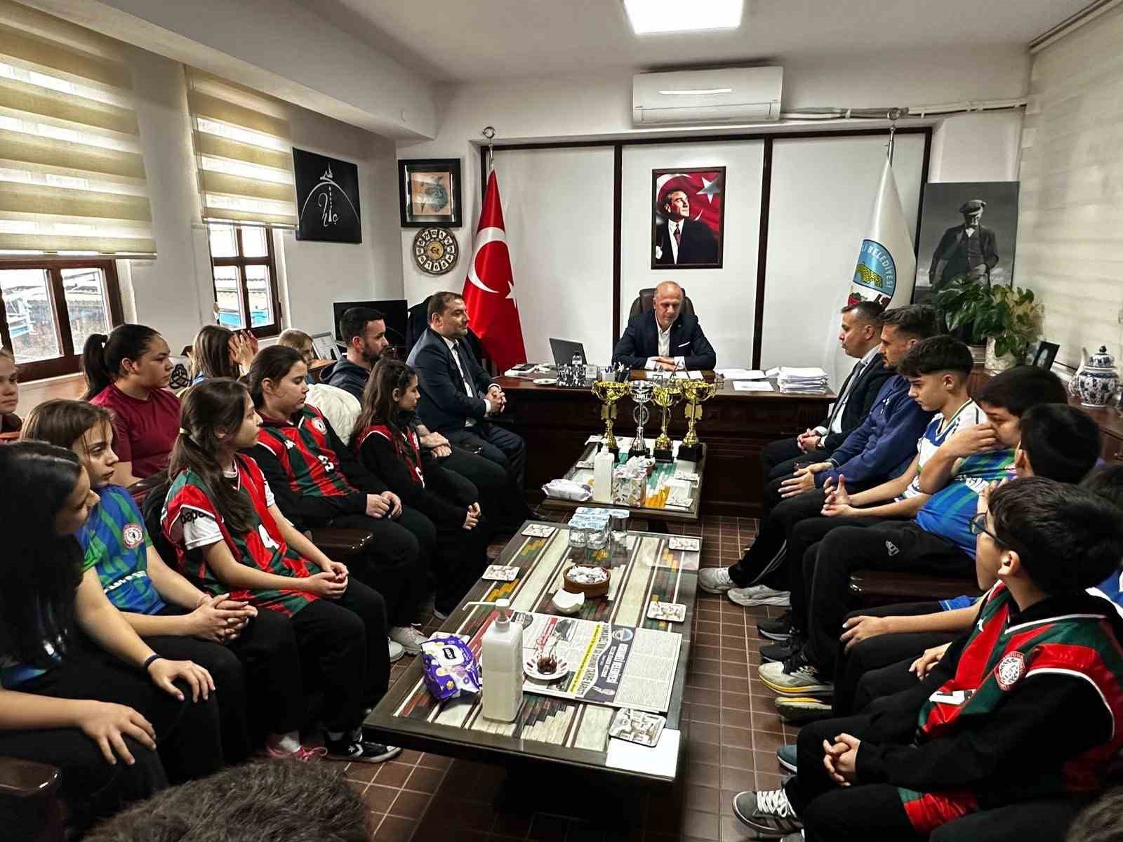 Bilecikli öğrencilerden şampiyonluk başarısı
