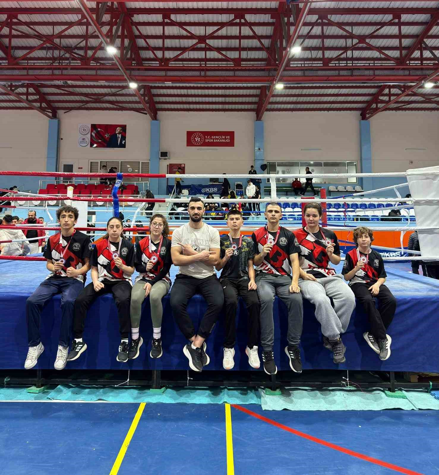 Bilecikli sporcular Muaythai Marmara Bölge Şampiyonası’nda derece yaptı
