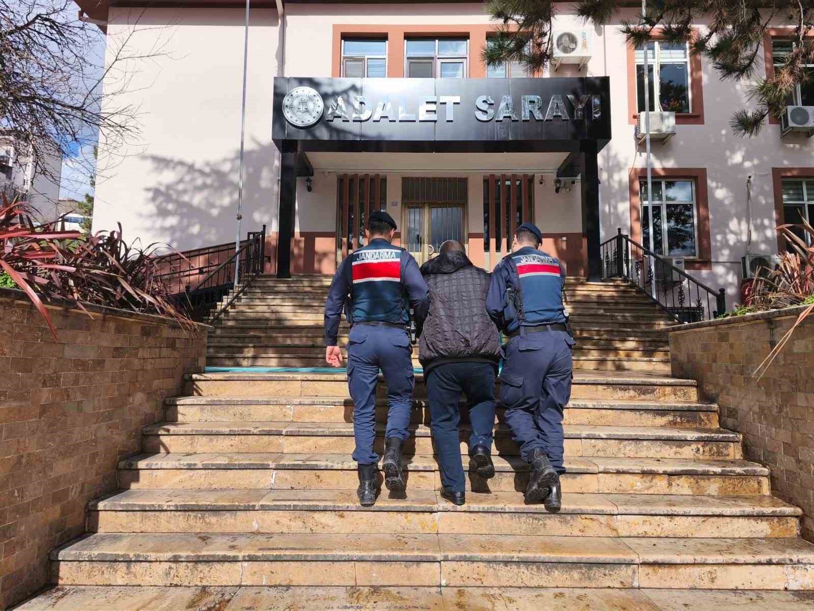 Bilecik’te 4 yıl 2 ay hapis cezası bulunan şahıs yakalandı
