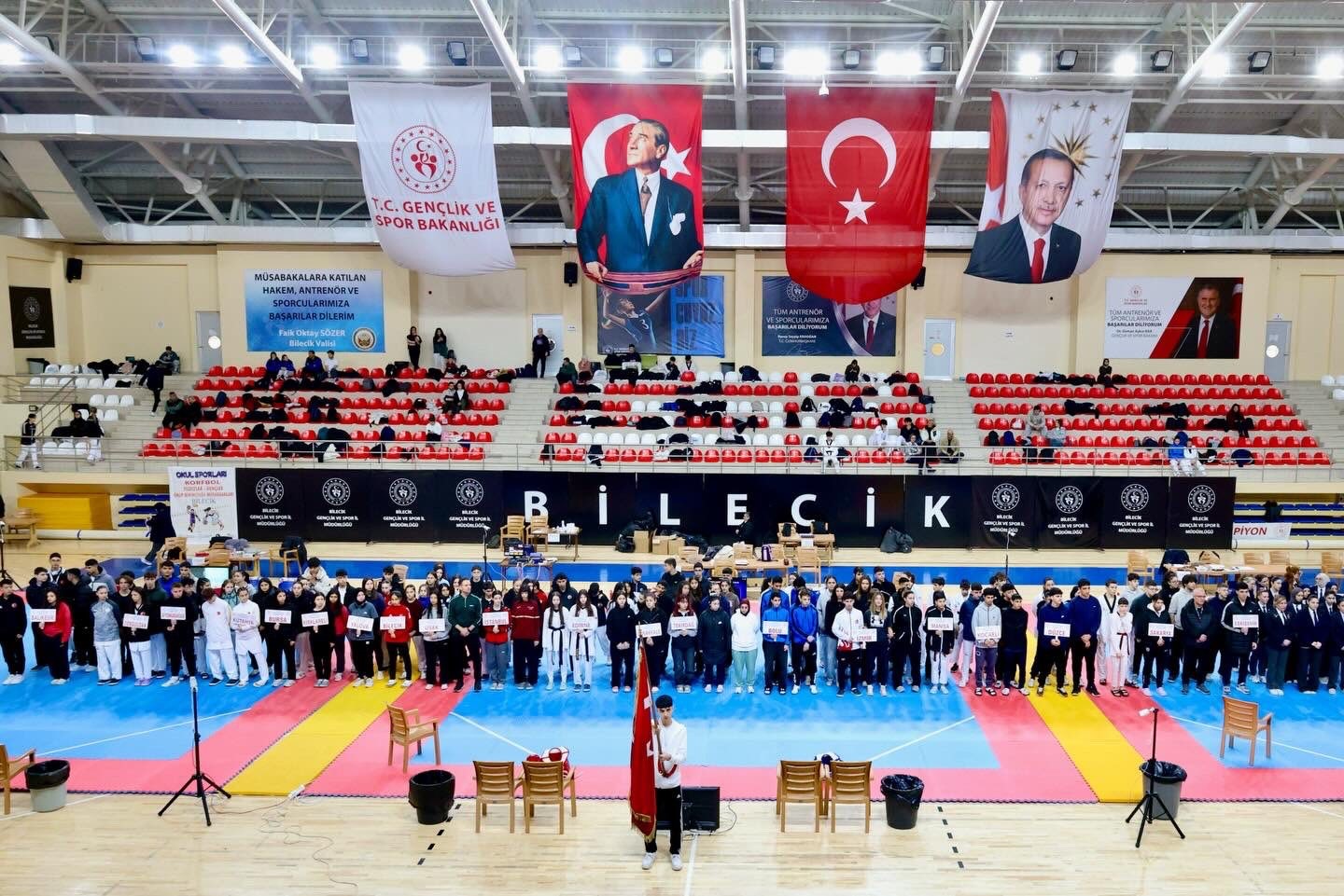 Bilecik’te 400 sporcu tekvando grup müsabakalarında ter döktü
