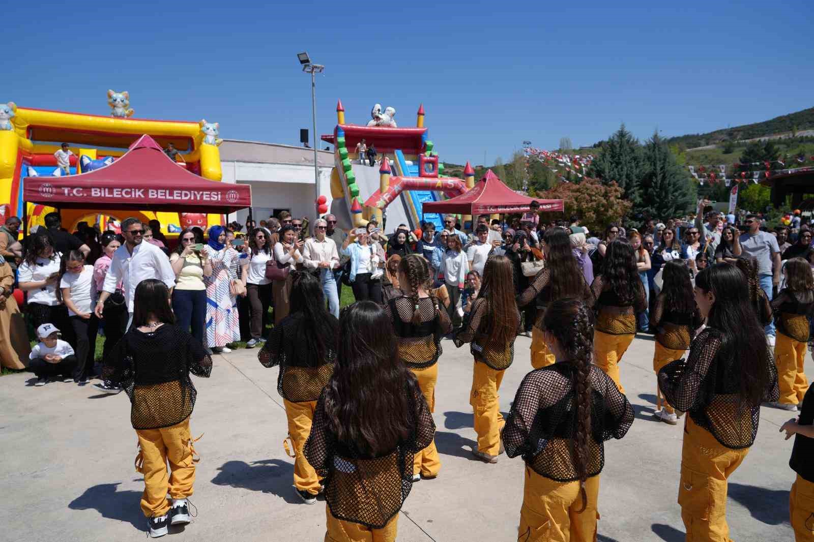 Bilecik’te 5 bin çocuk gönüllerince eğlendi
