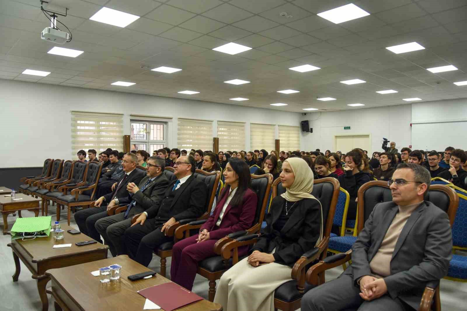 Bilecik’te akademisyenler liselilerle buluştu
