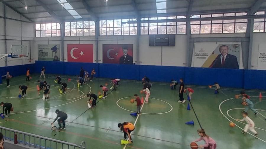 Bilecik’te basketbol okullarında disiplinli antrenmanlar sürüyor
