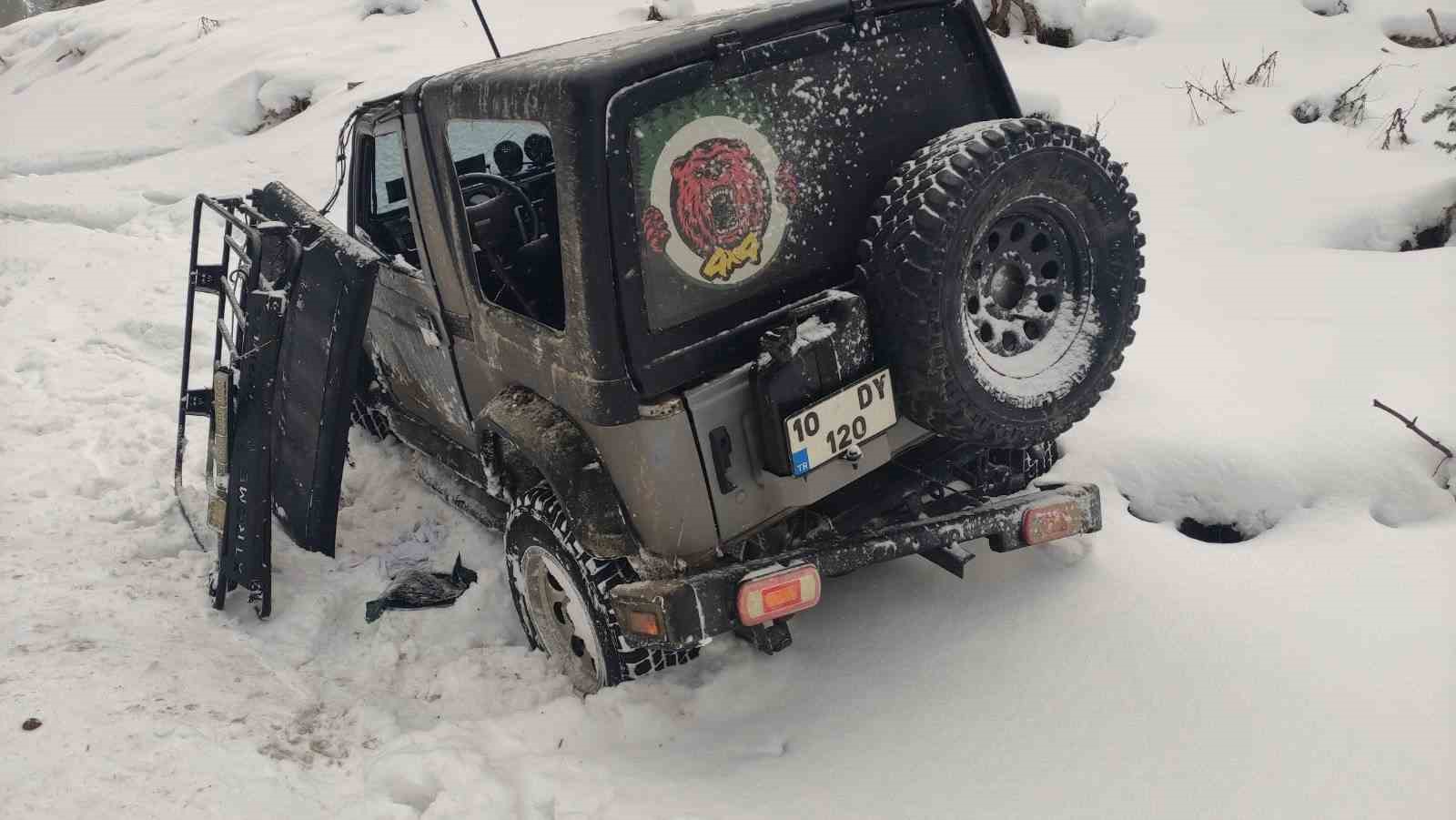 Bilecik’te buzlanma kazaya neden oldu otomobil takla attı
