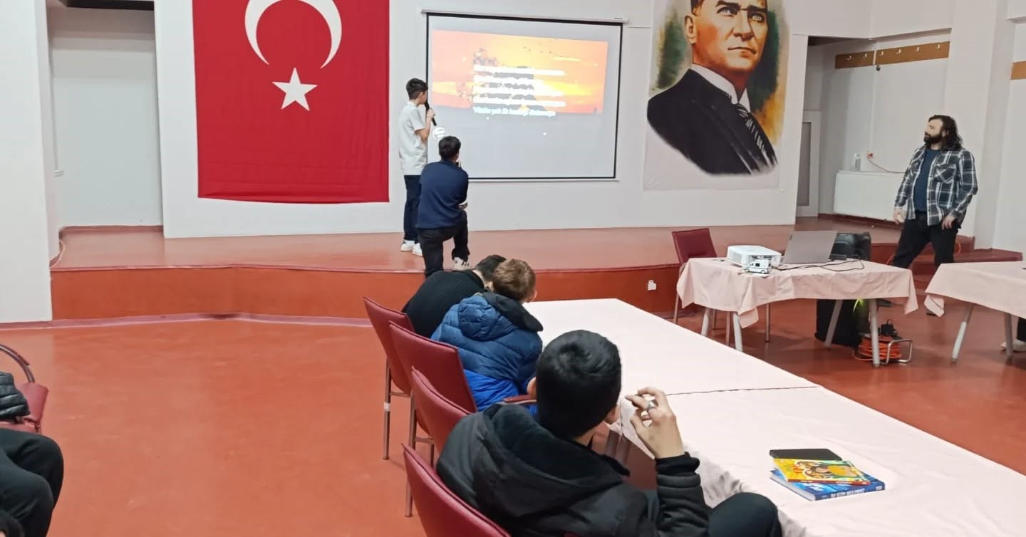 Bilecik’te çocuklardan eğlenceli karaoke gecesi
Bilecik’te çocuklardan eğlenceli karaoke gecesi