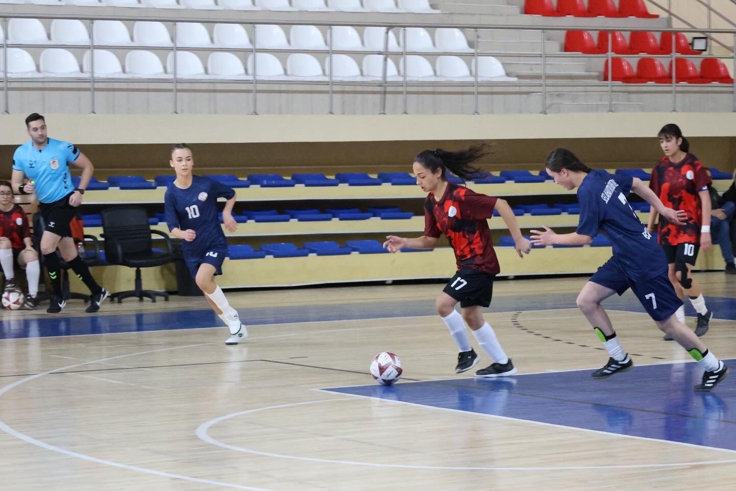 Bilecik’te Genç Kız Futsal Müsabakaları devam ediyor
