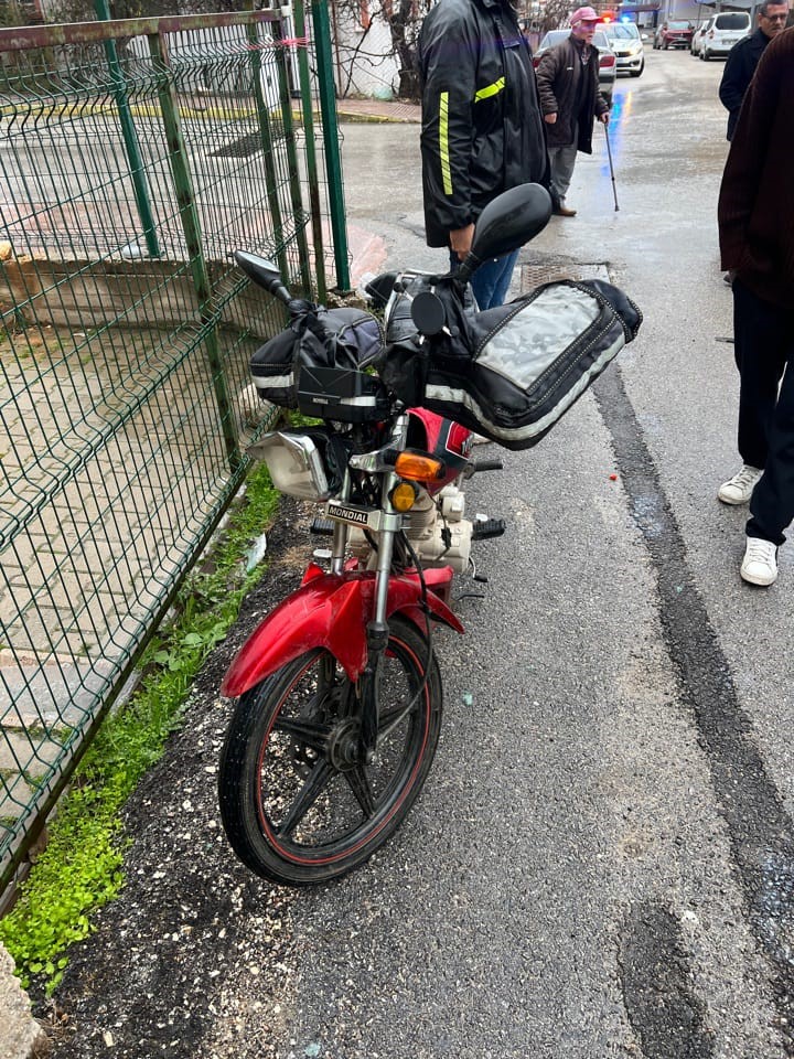 Bilecik’te hafif ticari araç ile motosiklet çarpıştı; 1 yaralı
