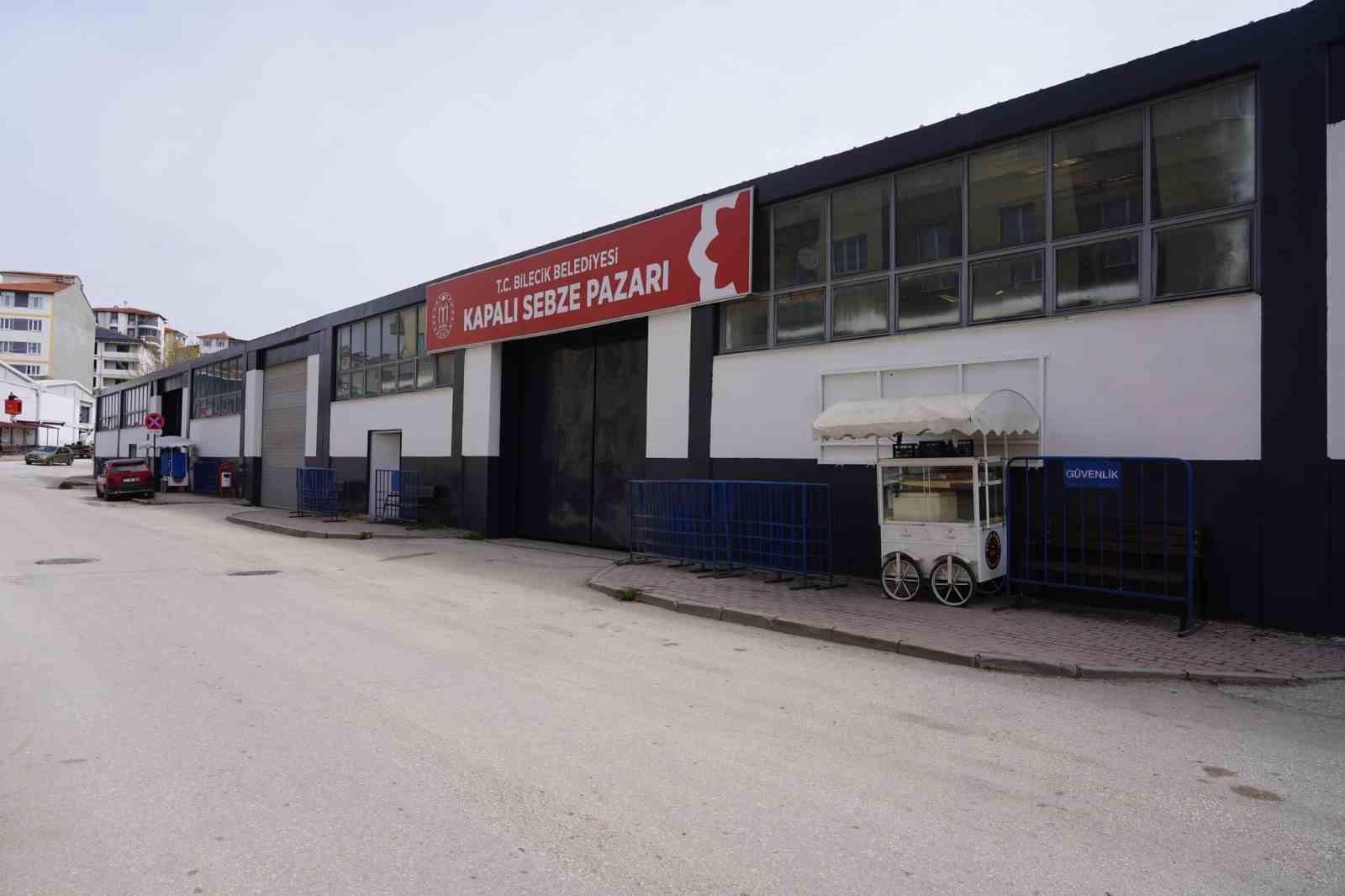 Bilecik’te kapalı pazar alanında bakım ve yenileme çalışması
