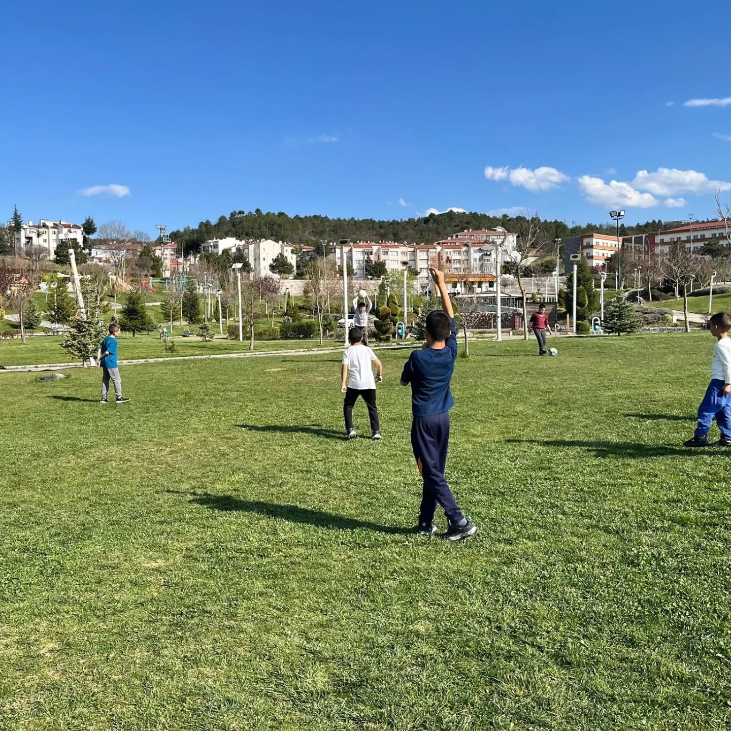 Bilecik’te koruma altındaki çocuklar doğa ve futbolla buluştu
