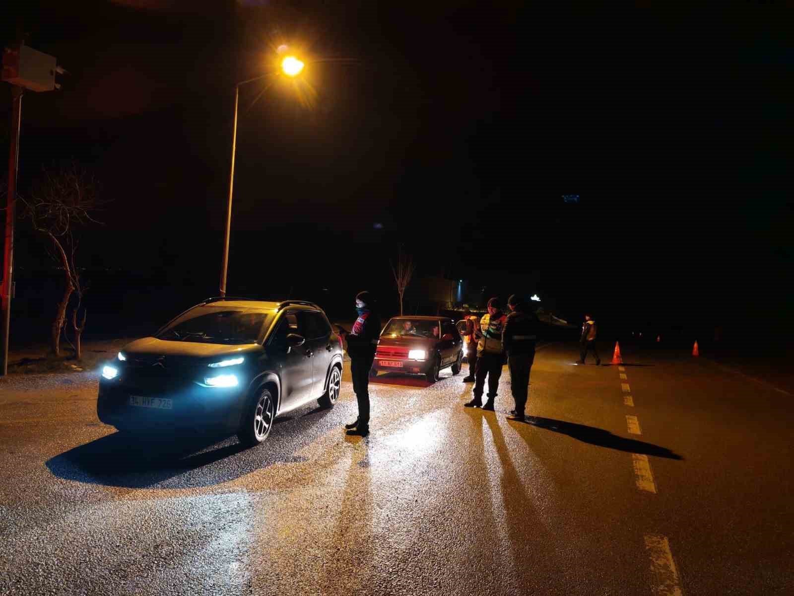 Bilecik’te kumar ve yasa dışı bahis uygulamasında 6 kişi yakalandı
