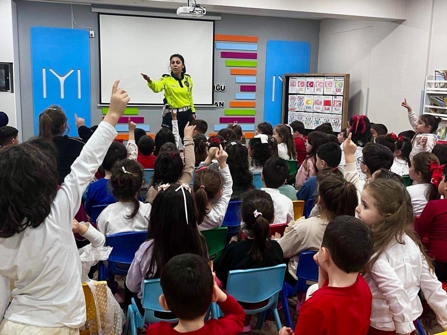 Bilecik’te öğrencilere trafik eğitimi
