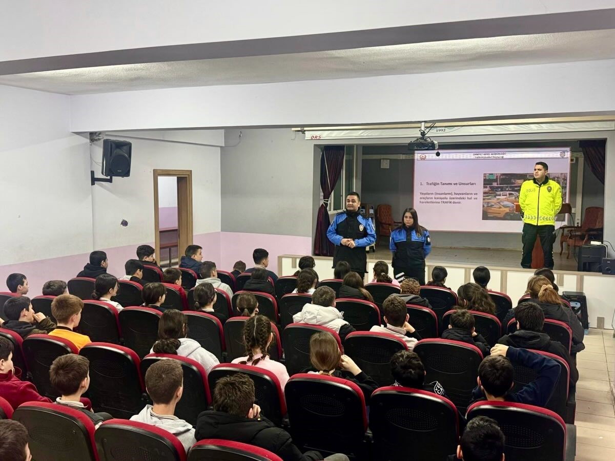 Bilecik’te öğrencilere trafik kuralları ve akran zorbalığı eğitimi
