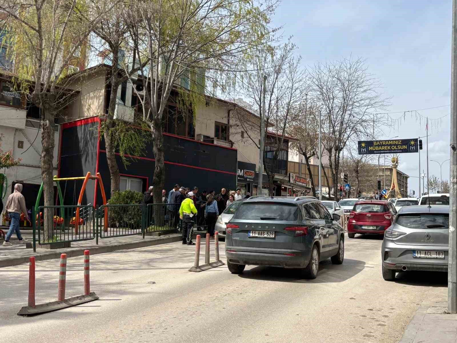 Bilecik’te otomobilin çarptığı yaya yaralandı
