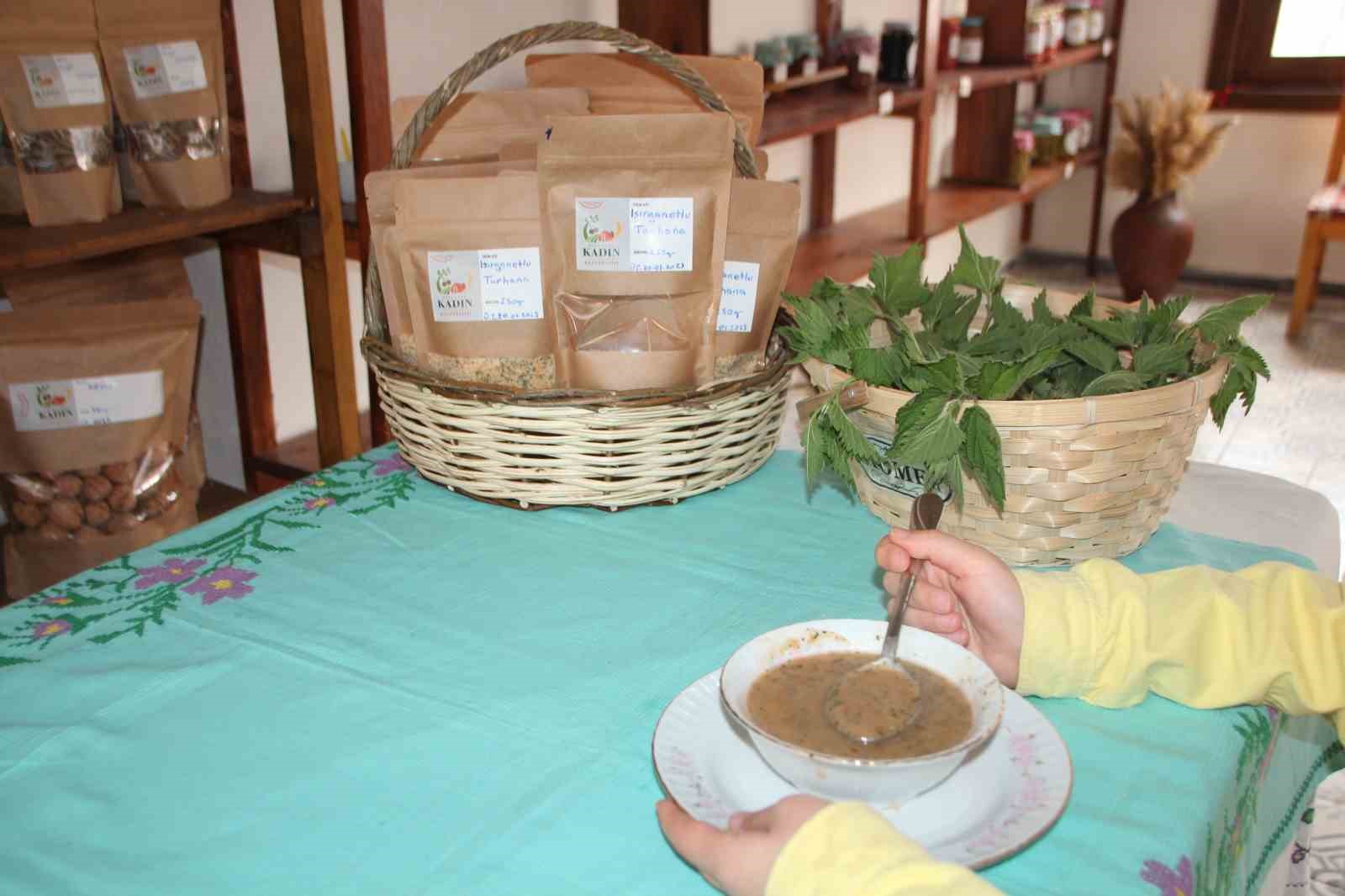 Bilecik’te Ramazan ayının vazgeçilmesi ısırgan otlu tarhana çorbası
