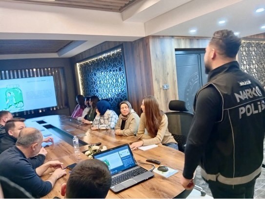 Bilecik’te ‘Sessiz Kalma, Fark Et, Önle’ narkotik eğitimi
