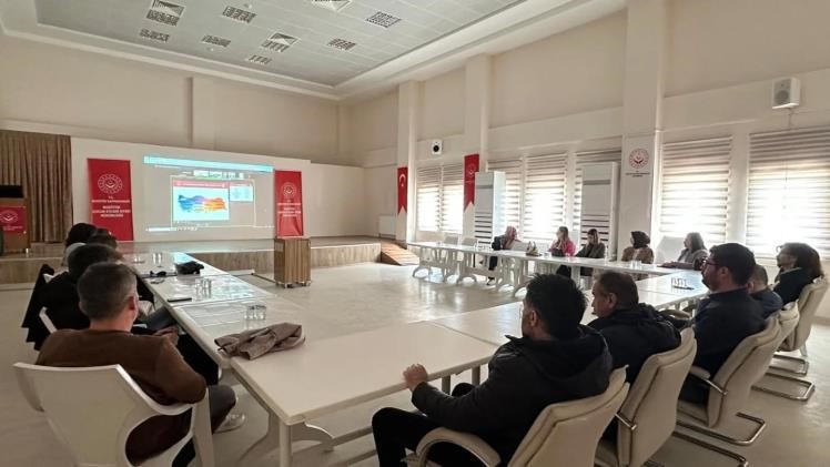Bilecik’te Sosyal Risk Haritaları ve Aile Rehberi eğitimi gerçekleştirildi
