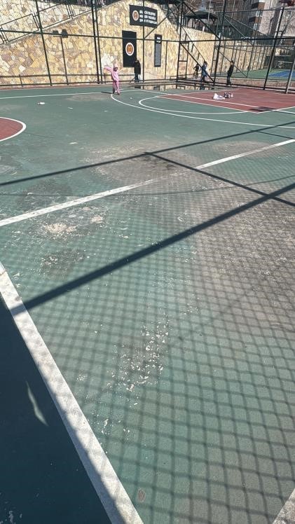 Bilecik’te spor kompleksinin hali işler acısı
