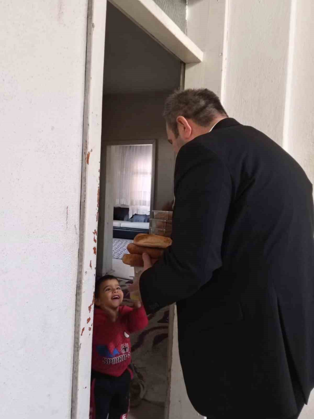 Bilecik’te vatandaşların kapısına sıcak yemek ulaştırıldı
