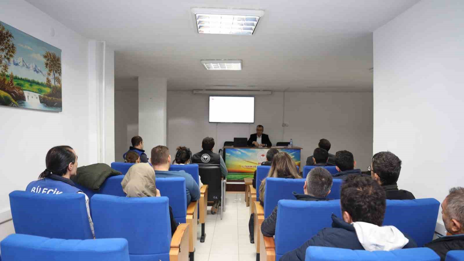 Bilecik’te veteriner hekimlerine ‘Biyogüvenlik Ve Buzağı Kayıpları’ eğitimi
